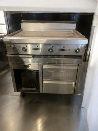 Exceptional Condition – Avantco RG1830NS 30-Dog Capacity Commercial Hot Dog Roller Grill – Fully Tested & Working! - Item #1224654