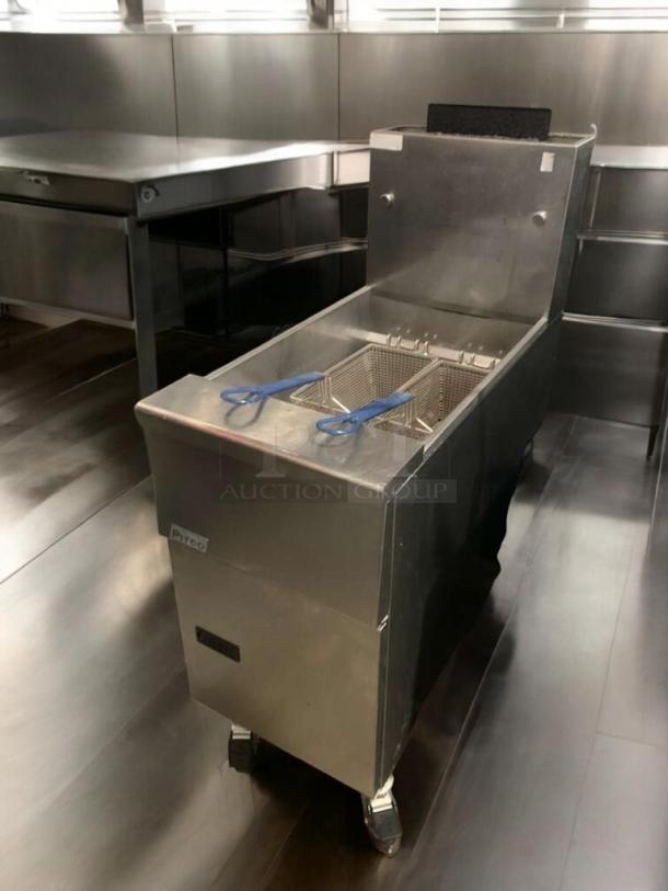 Pitco VF35 natural gas fryer in impeccable condition, 70,000 BTU, fully tested, made by Pitco Frialator, Inc.