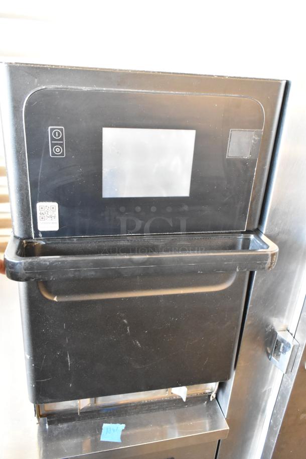 Merrychef eikon e2s rapid cook oven, electric, black finish, door doesn’t stay closed, 208/240V, 1-phase.