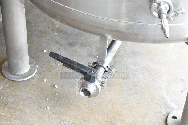 JV Northwest stainless steel 10 BBL beer brewing tank with valve. Floor-style design, in good condition.