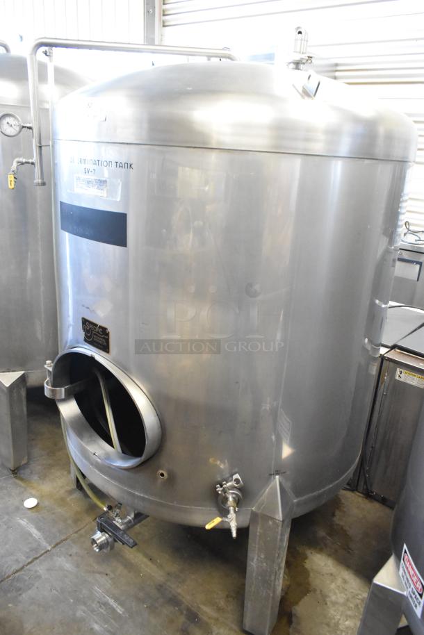 Stainless steel 8.75 BBL clear beer tank, commercial floor style, with spouts and pressure gauge, in good condition.