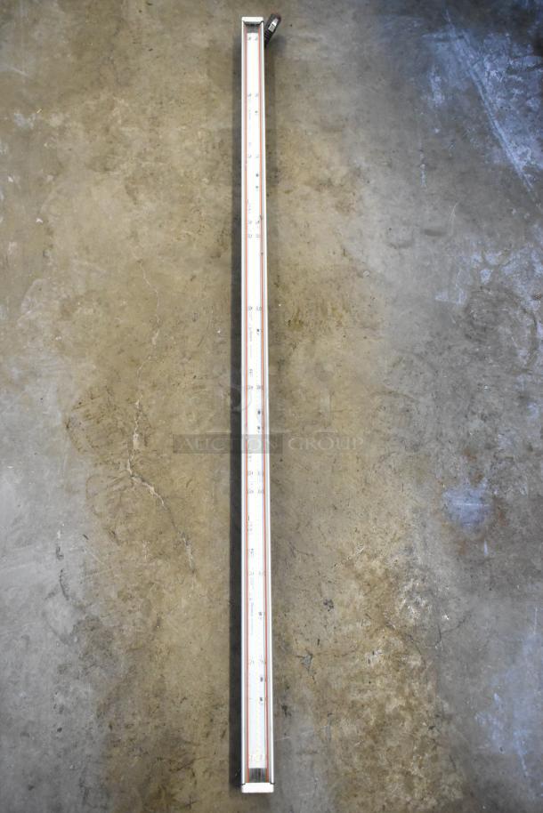 Fluorescent tube light, metal casing, visible wiring, moderate wear. Auction lot of 30 items, condition varies.