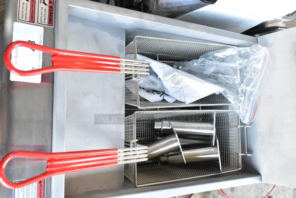 BRAND NEW 2024 Avantco 177FFES50N deep fryer with 2 metal baskets, red handles, stainless steel, 85,000 BTU. Scratch and dent.