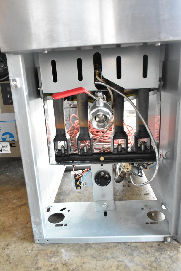 Avantco 177FFES50N stainless steel natural gas fryer, 85,000 BTU, with two metal baskets, new with minor scratches.