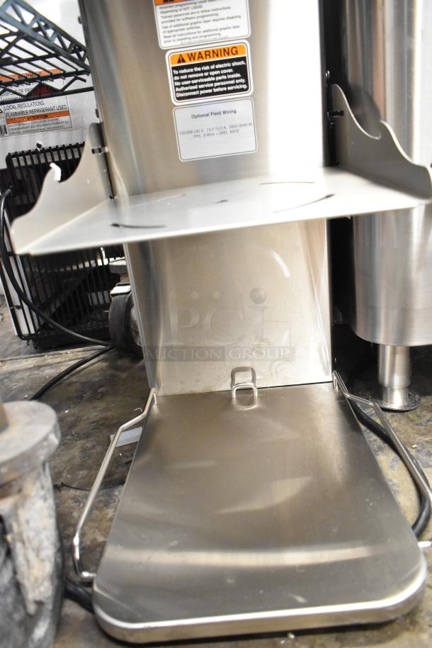 BRAND NEW Bunn 52200.0100 ITCB-DV brewer, scratch and dent, with adjustable shelf and 2 poly brew baskets, 120V.