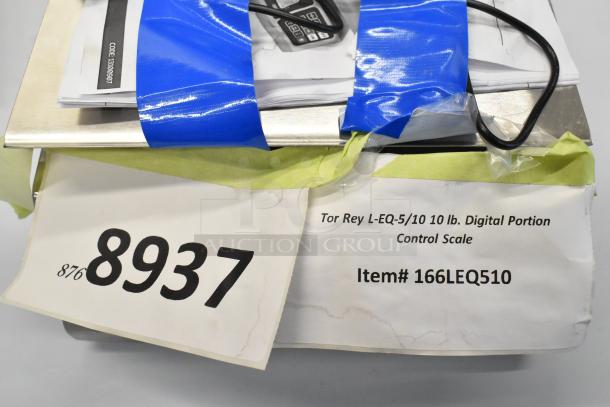 Torrey 166LEQ510 digital portion control scale, brand new with minor scratches. Capacity: 10 lb. Tags display model and item number.