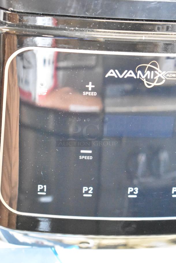 AvaMix 928HBX1000 blender control panel, featuring speed buttons, programmable settings P1-P3, and brand logo. Scratch and dent.