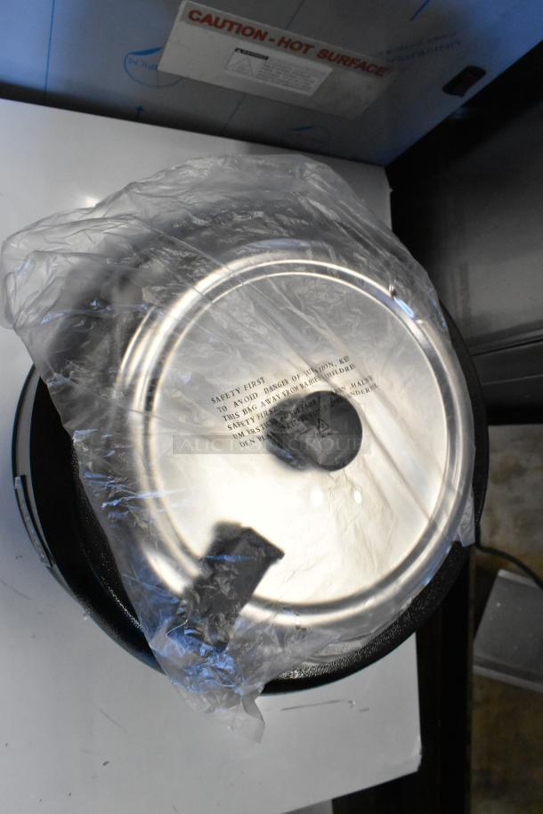 Brand new Galaxy 177GSW11 11 Qt. Soup Kettle Warmer, 110V, in scratch-and-dent condition with safety label visible.