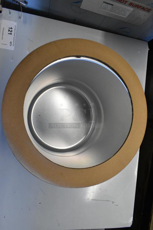 Brand new Galaxy 177GSW11 11 Qt. soup kettle warmer, 110 volts, 1 phase, with minor scratches on surface.