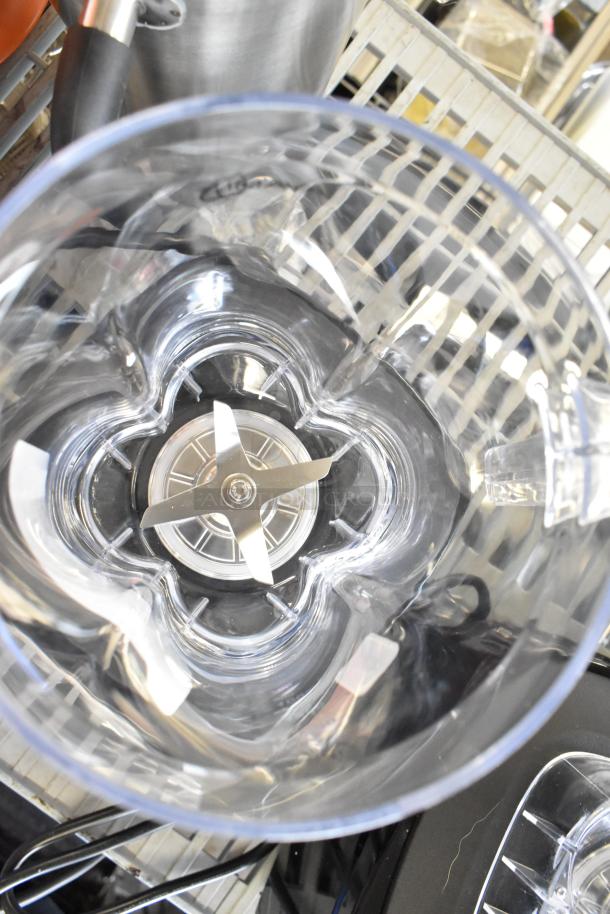 Brand new scratch and dent AvaMix 928BX1100E blender. Features touchpad, timer, adjustable speed, 48 oz Tritan™ container.