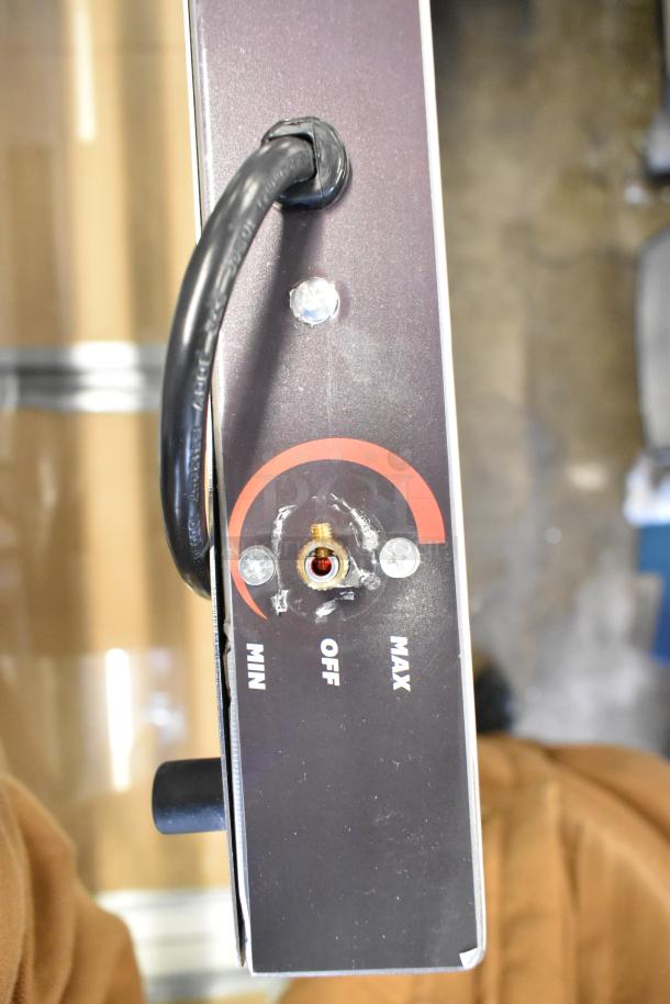 BRAND NEW SCRATCH AND DENT! 2024 ServIt 423HSW2060 heated shelf warmer, 60" stainless steel, adjustable knob, 120V, 1 phase.