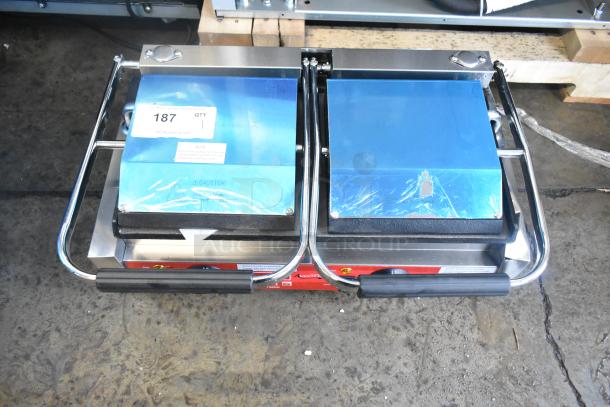 BRAND NEW 2025 Avantco 177PG400ST stainless steel dual panini grill, smooth plates, 19 5/8"x9 1/8" surface, with timer.