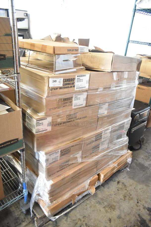 72 Cambro RD1220CWH135 rectangular display covers, 12x20", clear/chrome, scratch and dent, in original packaging on pallet.