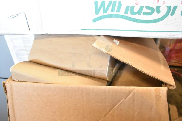 9 boxes including WIN1420B Centerpull Towels and Dixie Ultra 011100539 Towels, various conditions.
