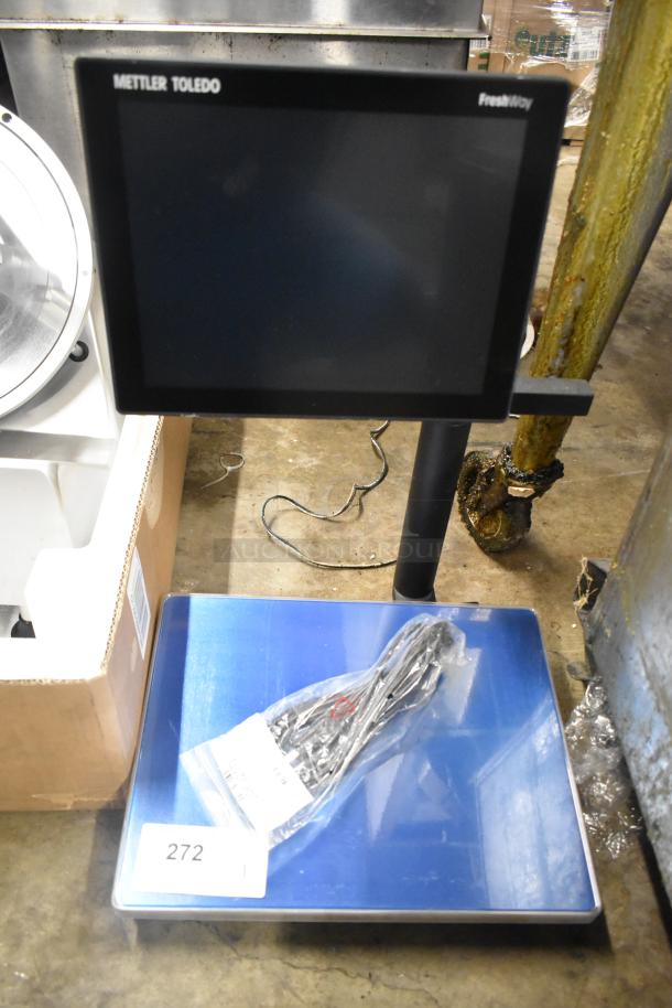 Mettler Toledo FreshWay stainless steel countertop scale, model FreshWay, 100-240 volts, excellent condition.