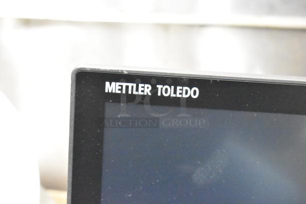 Mettler Toledo FreshWay stainless steel countertop scale, 100-240V, 1 Phase, clear branding, excellent condition.