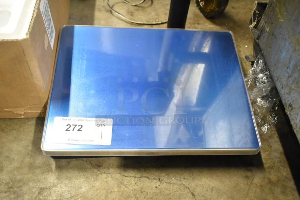 Mettler Toledo FreshWay stainless steel countertop scale, model FreshWay, 100-240V, 1 phase. Auction tag: 272.