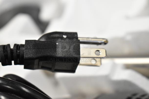 Robot Coupe Mini MP 240 Combi Immersion Blender plug. Features 120 volts, 1 phase. Black plug with standard prongs.