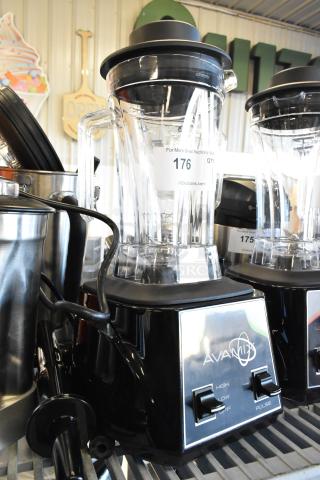 BRAND NEW AvaMix 928BX2000T 3.5 hp commercial blender, toggle control, 64 oz. Tritan™ container. Scratch and dent.