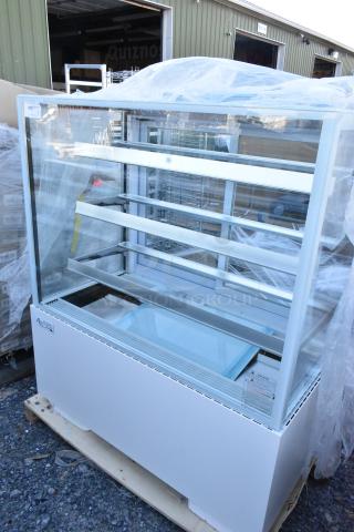 BRAND NEW SCRATCH AND DENT! Avantco 193BCF48W 47 3/16