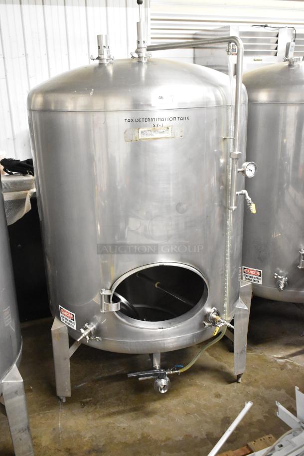 Stainless steel 8.75 BBL / 367 gallon beer tax determination tank, commercial floor style, clear beer tank, excellent condition.