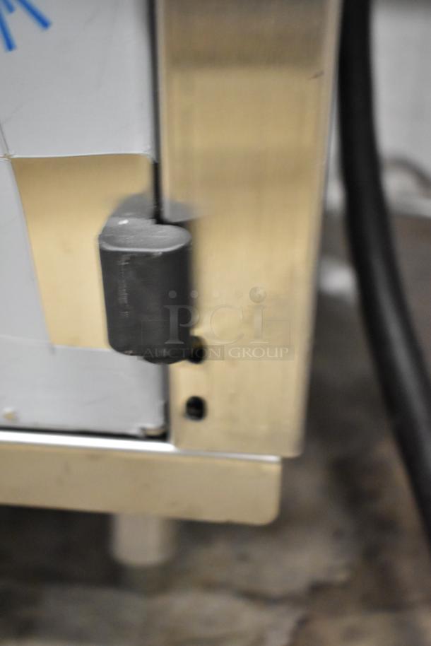 Brand new Noble WAREFORCE CG-115 stainless steel underbar glass washer. Features electric carousel, 115V, 1 phase. Scratch and dent condition.