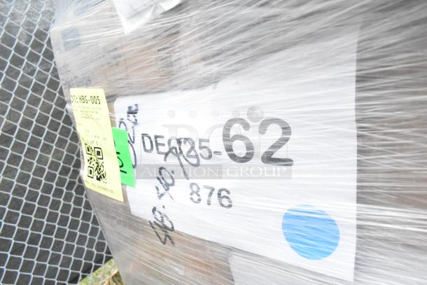 Paletted set of 29 new scratch and dent items, including plates, containers, cups. Labels marked "DEC25-62."