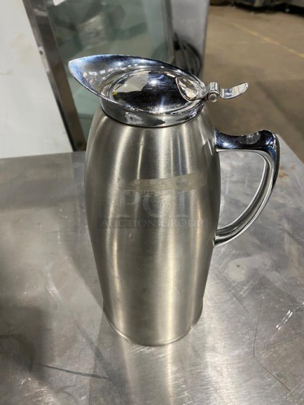 Service Ideas stainless steel 1.5L double-wall insulated pitcher, excellent condition, with lid and ergonomic handle.