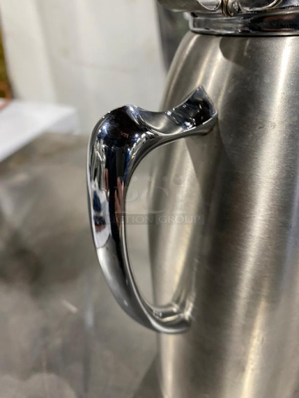 Service Ideas 1.5L stainless steel insulated beverage pitcher, commercial grade, double wall, excellent condition.