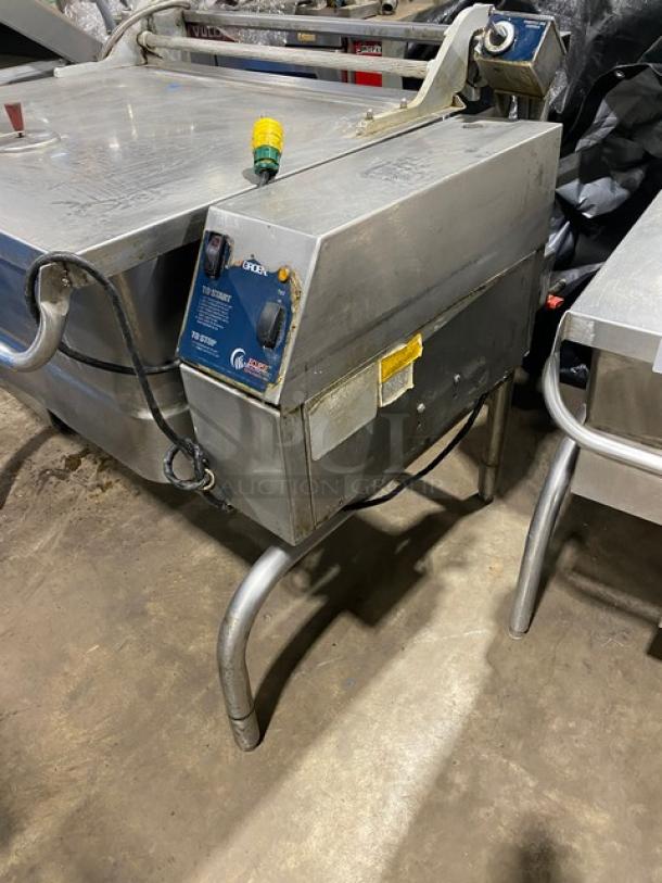 Groen Eclipse Series P40G commercial 40-gallon tilted braising pan. Stainless steel, thermostatic control, on legs, natural gas powered.