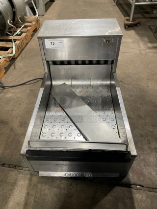Carter Hoffmann CNH18 countertop fry warming station, stainless steel, with back splash, used condition. Model SN: CNH180000C, 120V.