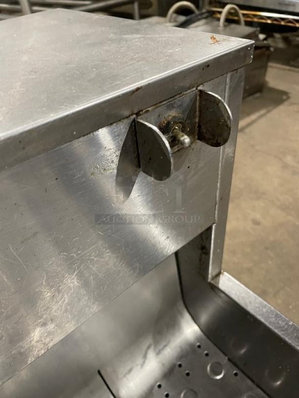 Carter Hoffmann CNH18 countertop fry warming station, stainless steel, with backsplash. Electric, Model: CNH18, 120V, 1 Phase.