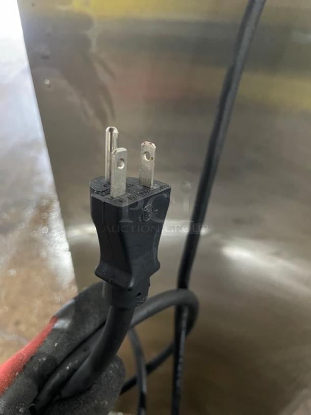 Alto Shaam 1000UP power cord plug from dual compartment heated cabinet, 120V, in good condition.