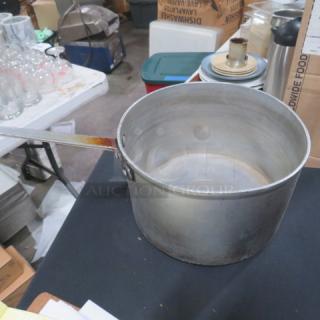 One Vollrath Aluminum Saue Pot. 10.5X7 - Item #1227089