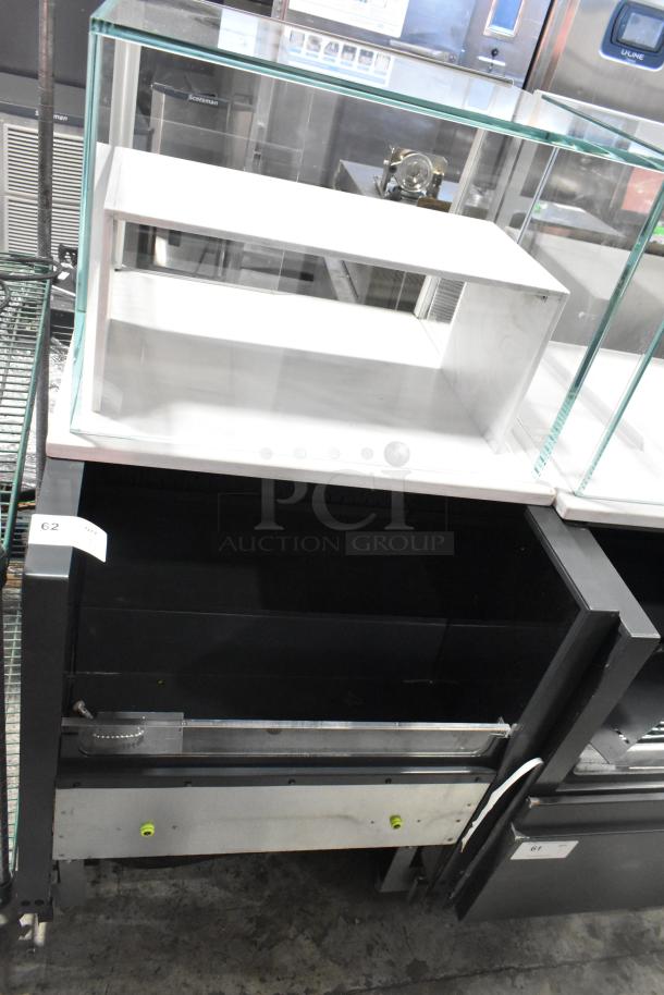 Structural Concepts SBZ2852DR metal merchandiser, top display case, open grab-n-go, 220V, 1 phase, excellent condition.