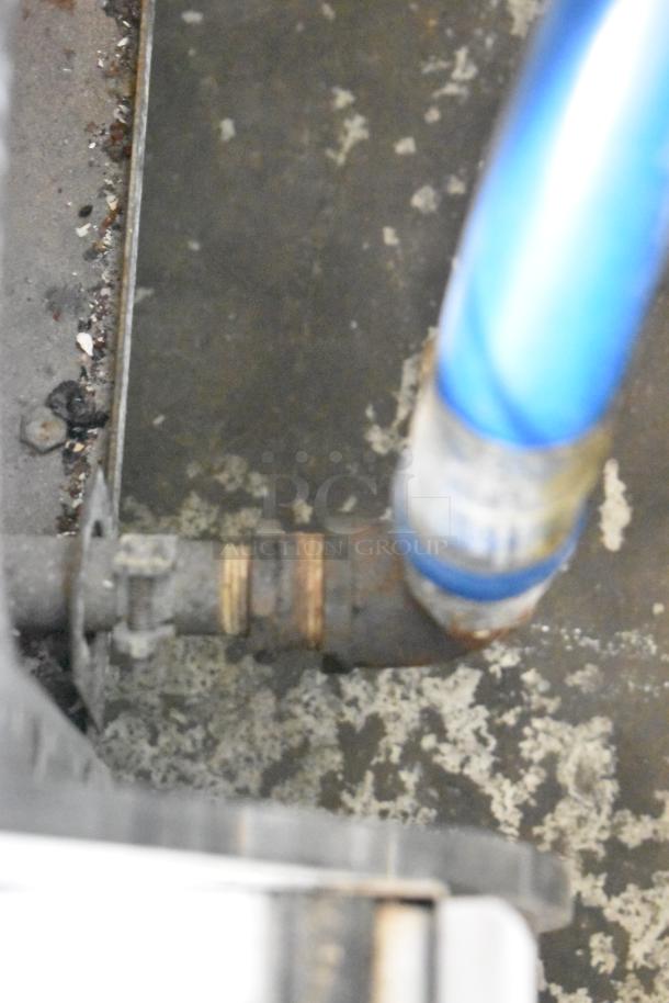 Unable to generate meaningful alt text for the Frymaster GF40SD fryer from the image provided. Please provide another image.