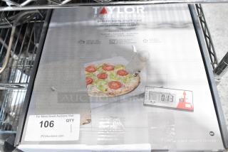 BRAND NEW SCRATCH AND DENT! Taylor TE30WD 30 lb. Stainless Steel Portion Control Scale with Wireless Digital Display and Touchless Tare - Item #1225762