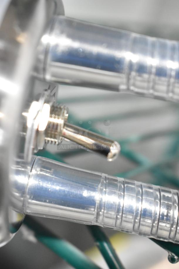 BRAND NEW CK2527B316 metal heat lamp with two heads, 120V, 1 phase. Features minor scratches and dents.