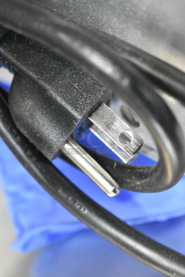 Close-up of power cord for Avantco SL512 12" Meat Slicer. 115V, 1 Phase. Scratch and dent condition.