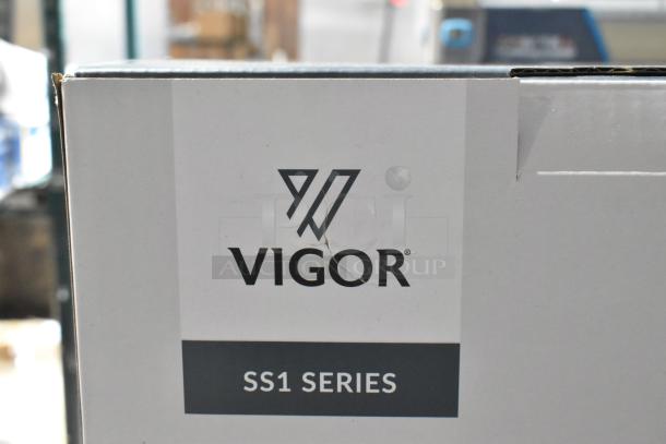 BRAND NEW Vigor SS1 Series 60 Qt. Stainless Steel Aluminum-Clad Stock Pot with Cover, Scratch and Dent, Box Label.