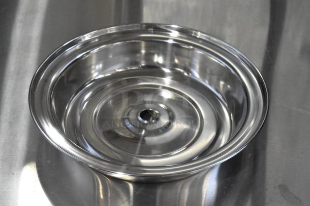 20 Choice 260SSPC11 11" mirror finish stainless steel plate covers, brand new with minor scratches and dents.