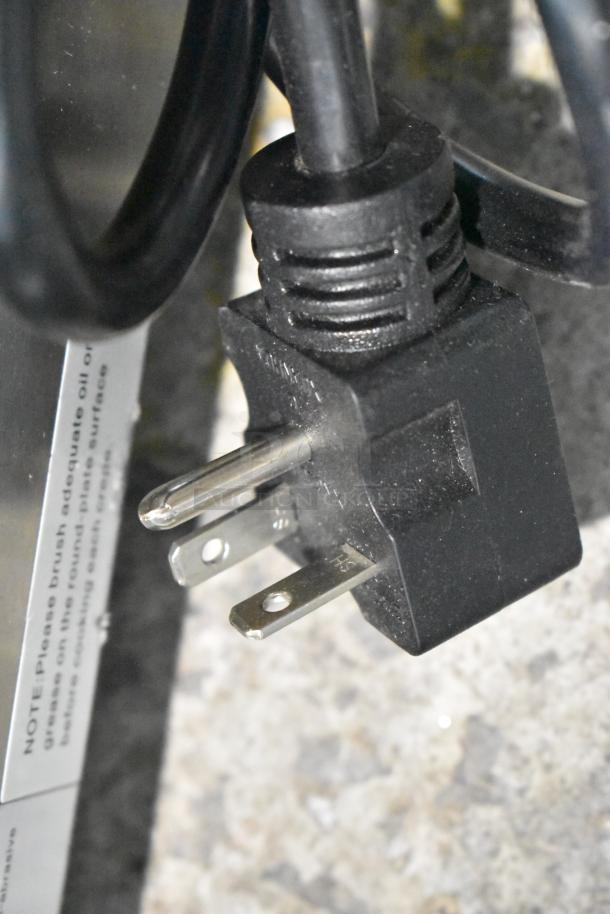 Carnival King 382TCM16DBL crepe maker power cord. Black three-prong plug, suitable for 208/240 volts, 1 phase.