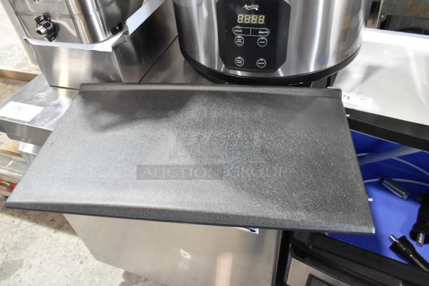 Avantco 194UCF280A ice machine, stainless steel, 299 lb. capacity, new with minor scratches, 115V, digital display.