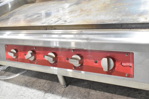 Avantco 177EG60C stainless steel electric griddle, 208V, 3 phase, with control knobs and heating indicators, used condition.