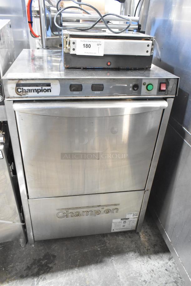 Champion UB30B stainless steel undercounter dishwasher, commercial grade, with visible control panel. 120-208/230V, 1 phase. 보여준 것.