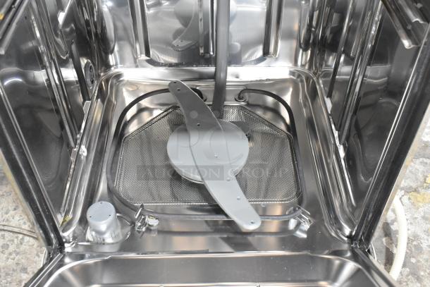GE Monogram ZBD6880N20SS dishwasher, stainless steel interior, brand new with scratch and dent. 115V, 1 phase.