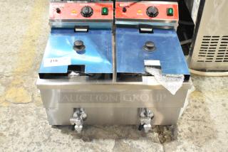 BRAND NEW SCRATCH AND DENT! 2025 Avantco 177F202 Stainless Steel 30 lb. Dual Tank Medium-Duty Electric Countertop Fryer w/ 2 Metal Fry Baskets and 2 Metal Lids. 208-240 Volts, 1 Phase. - Item #1225997