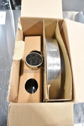 BRAND NEW SCRATCH AND DENT! Avantco 177MIX8XMG #5 Hub Meat Grinder Attachment for Avantco MIX8 Mixers 177MIX8XMG - Item #1226000