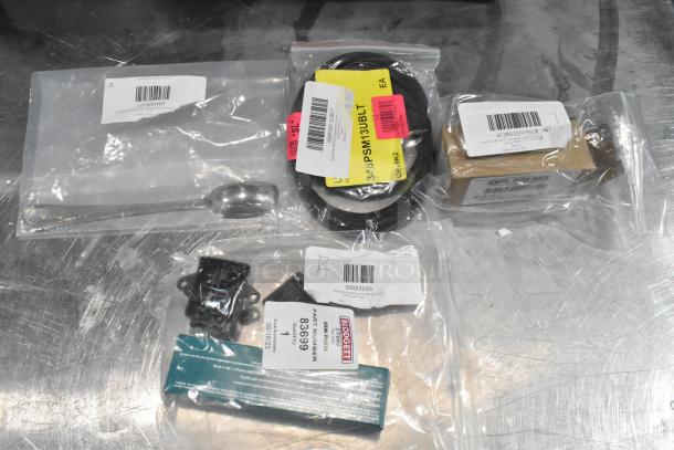 4 new scratch and dent items: Carlisle 604460 spoon, Estella 348PSM13UBLT belt, Hatco CLED bulb kit, Perfect Fry 83699 kit.