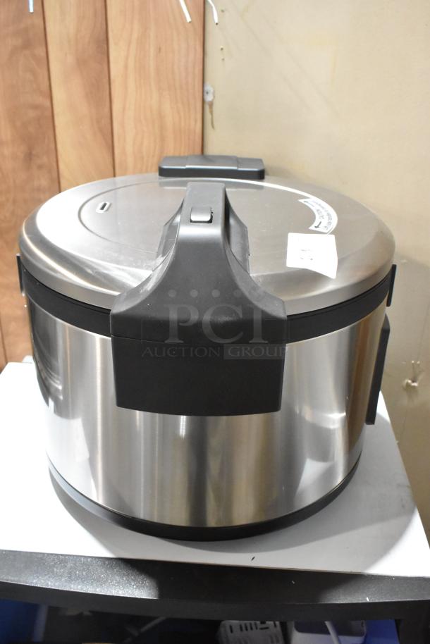 Brand new Avantco 177RCSB90 stainless steel 90 cup digital rice cooker/warmer, scratch and dent condition, 240 volts.